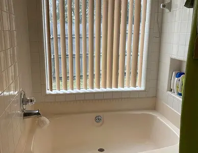 reglazing bathroom in farm